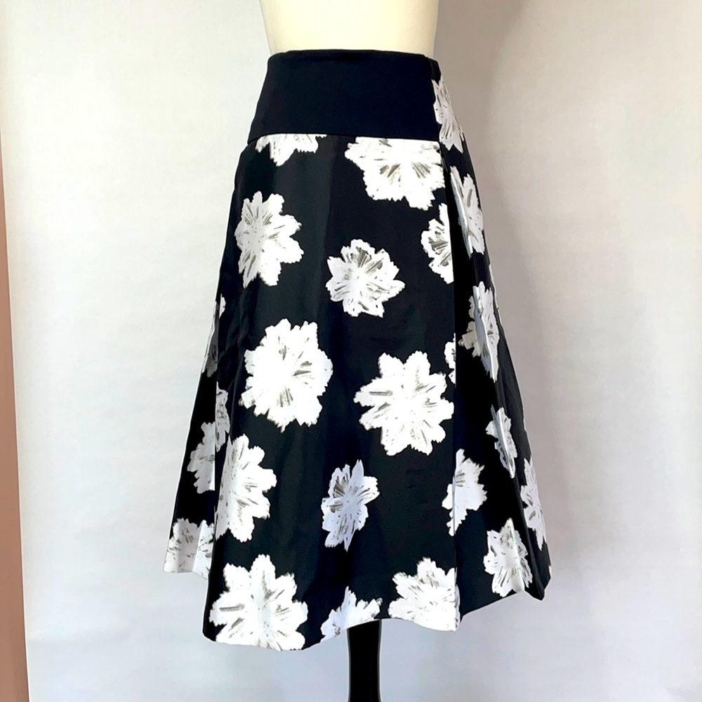 Lane Bryant size 18 skirt with pockets